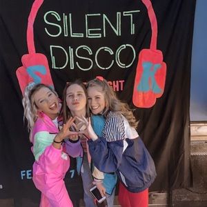 Meet your Posher, Larlie